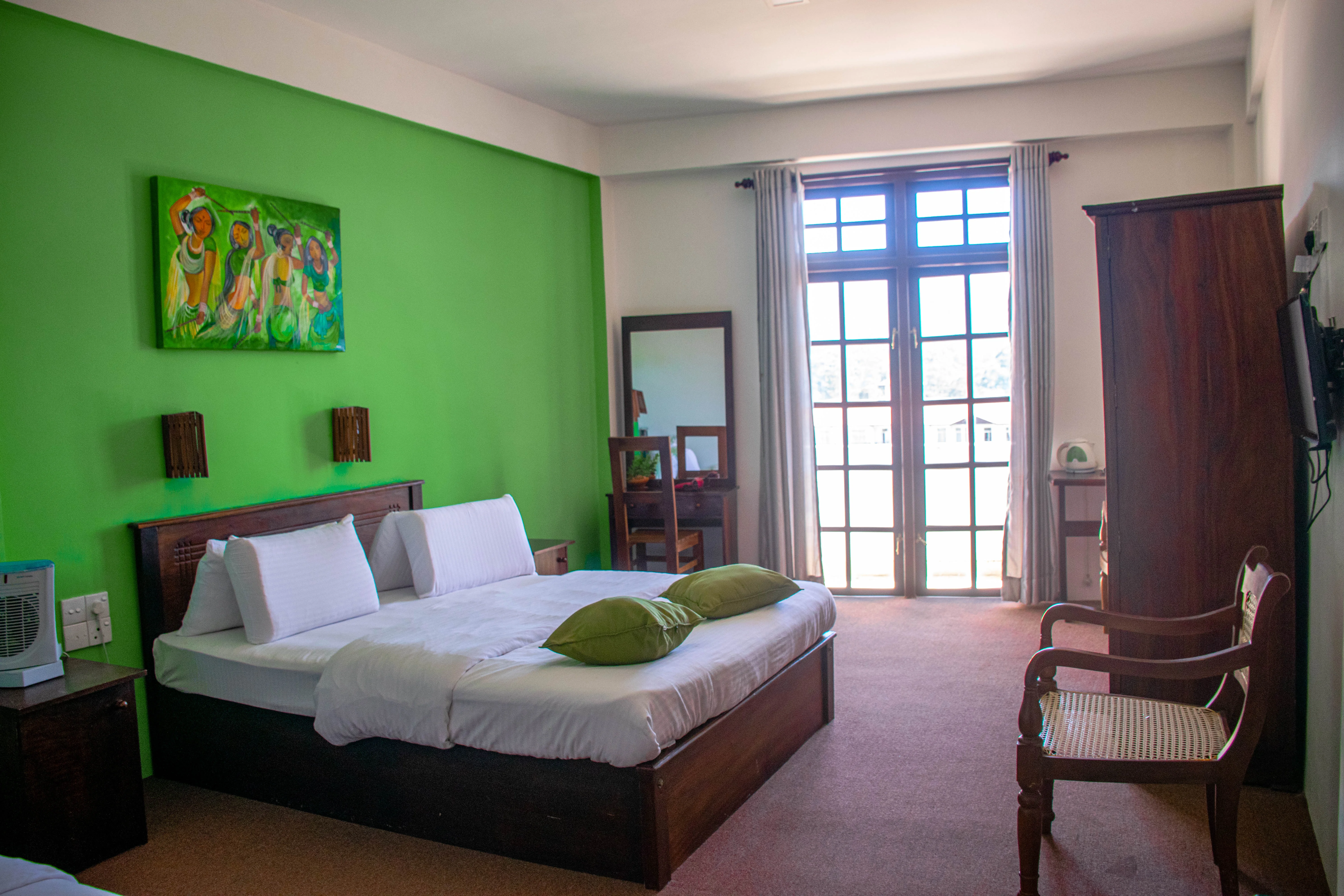 Triple room with balcony & mountain view